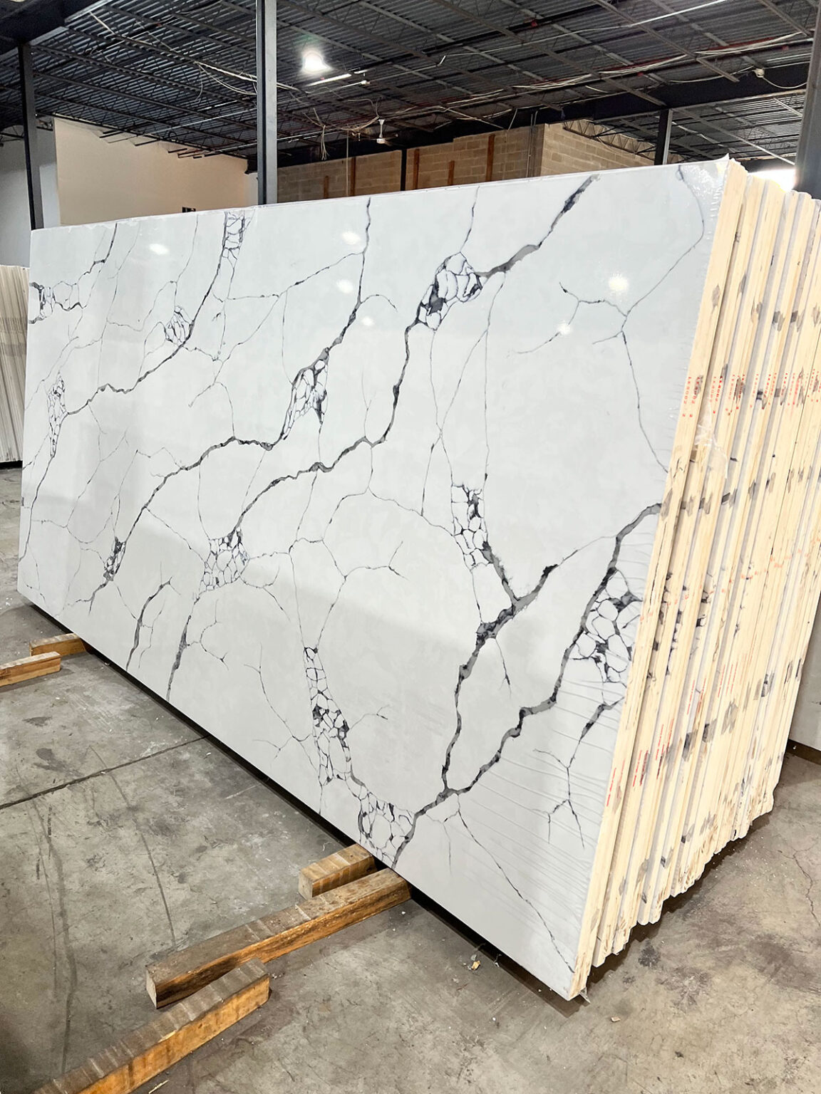 Calacatta Venatino Quartz Countertops - Mackson Marble